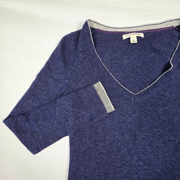 Banana Republic Cashmere Wool V Neck Sweater Womens M Italian Yarn Blue Elegant - Picture 6 of 16